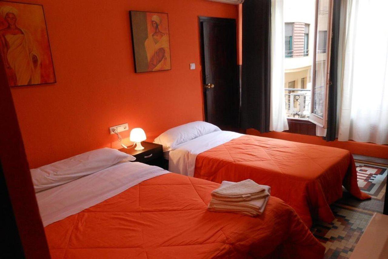 Pension Alicante By Moontels Valencia Exterior photo