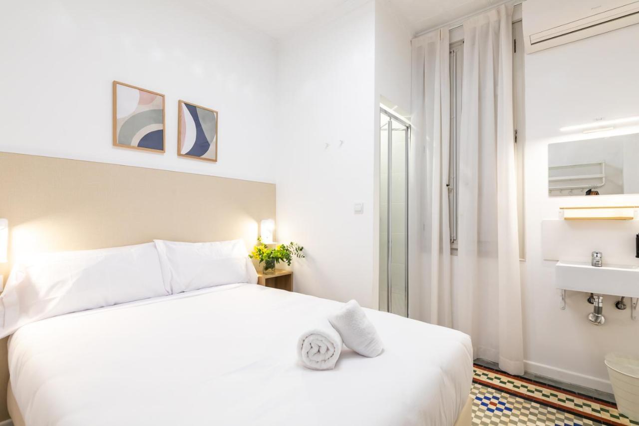 Pension Alicante By Moontels Valencia Exterior photo