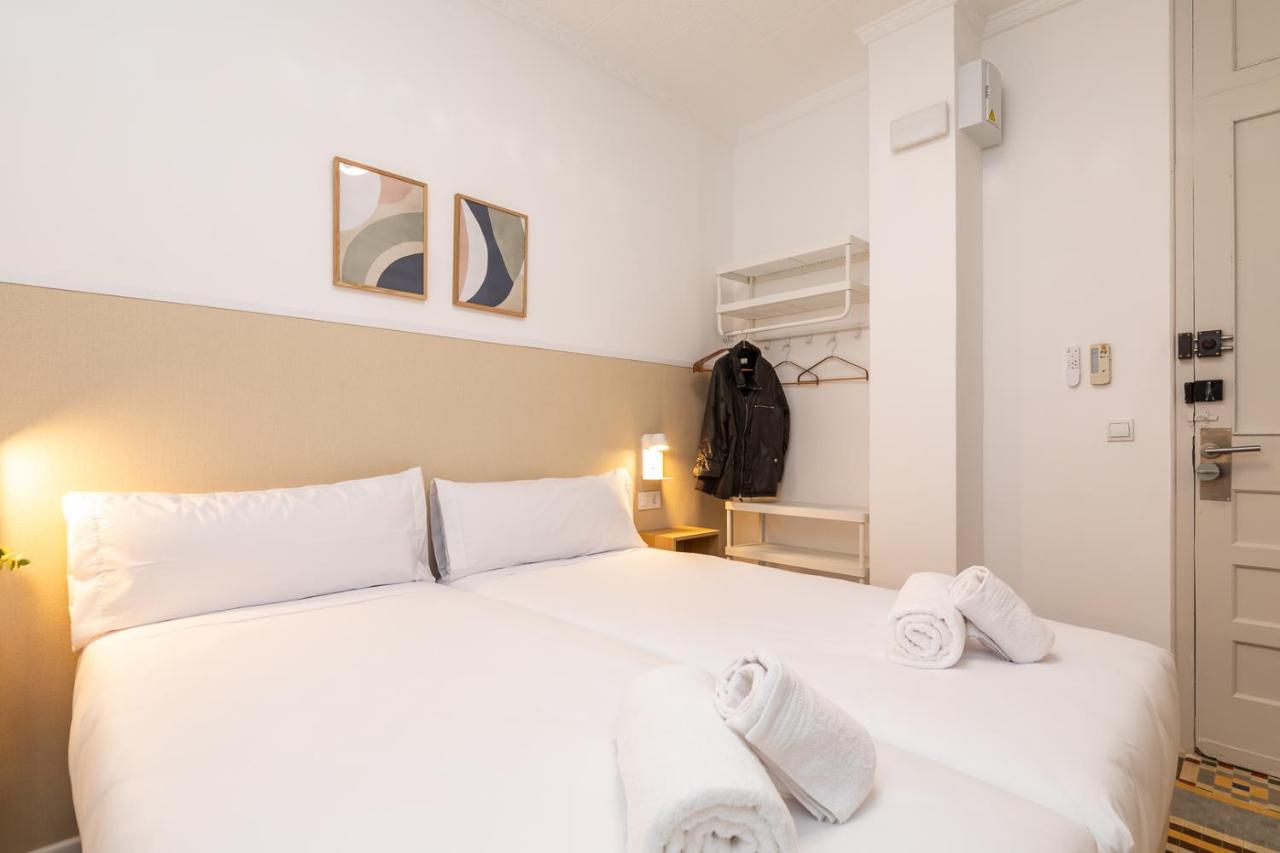 Pension Alicante By Moontels Valencia Exterior photo
