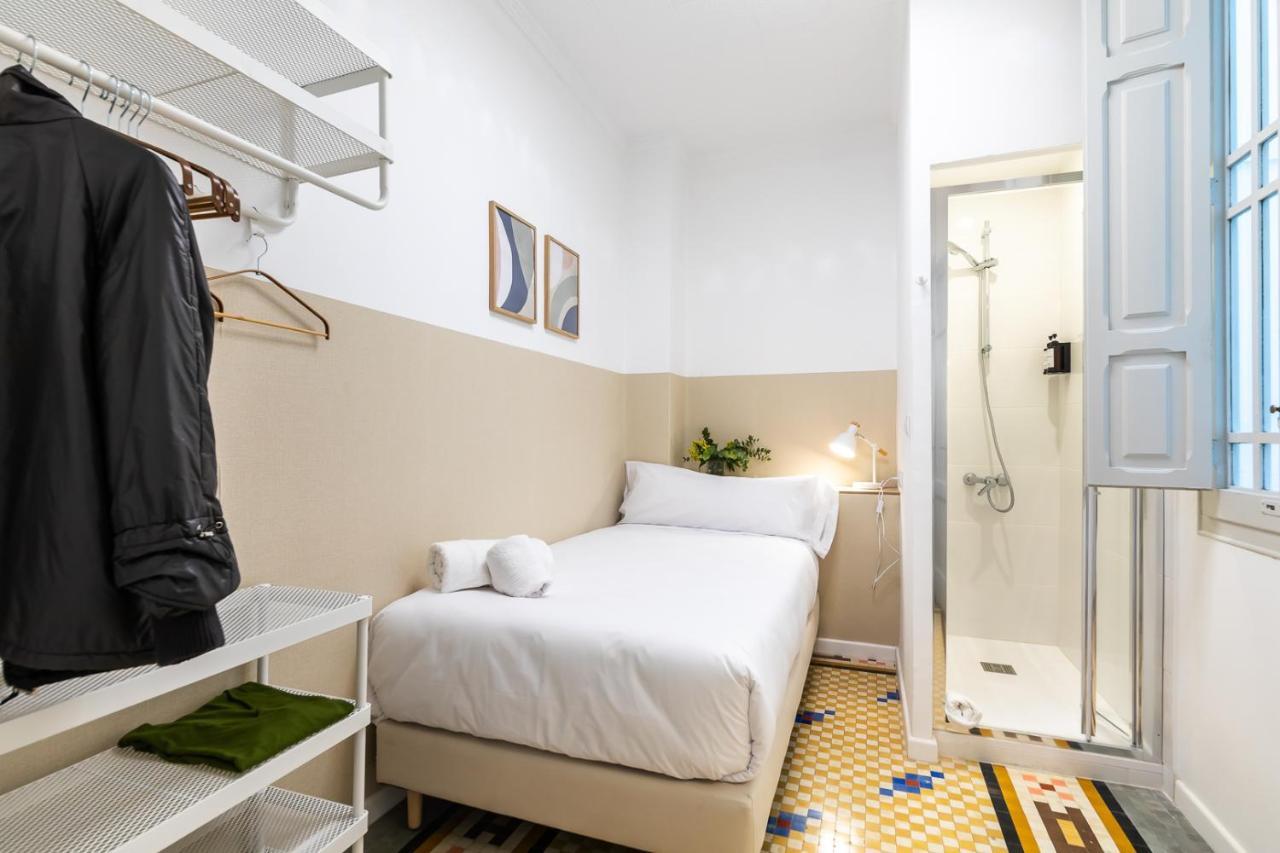 Pension Alicante By Moontels Valencia Exterior photo
