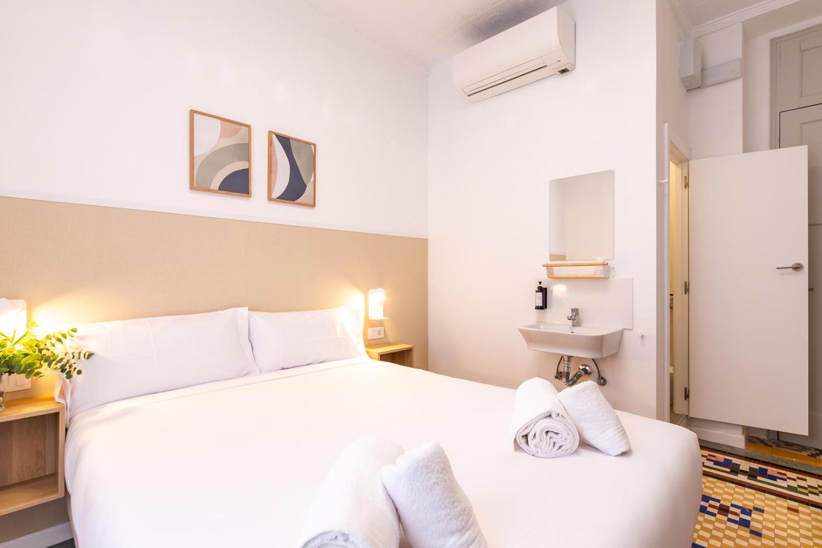 Pension Alicante By Moontels Valencia Exterior photo