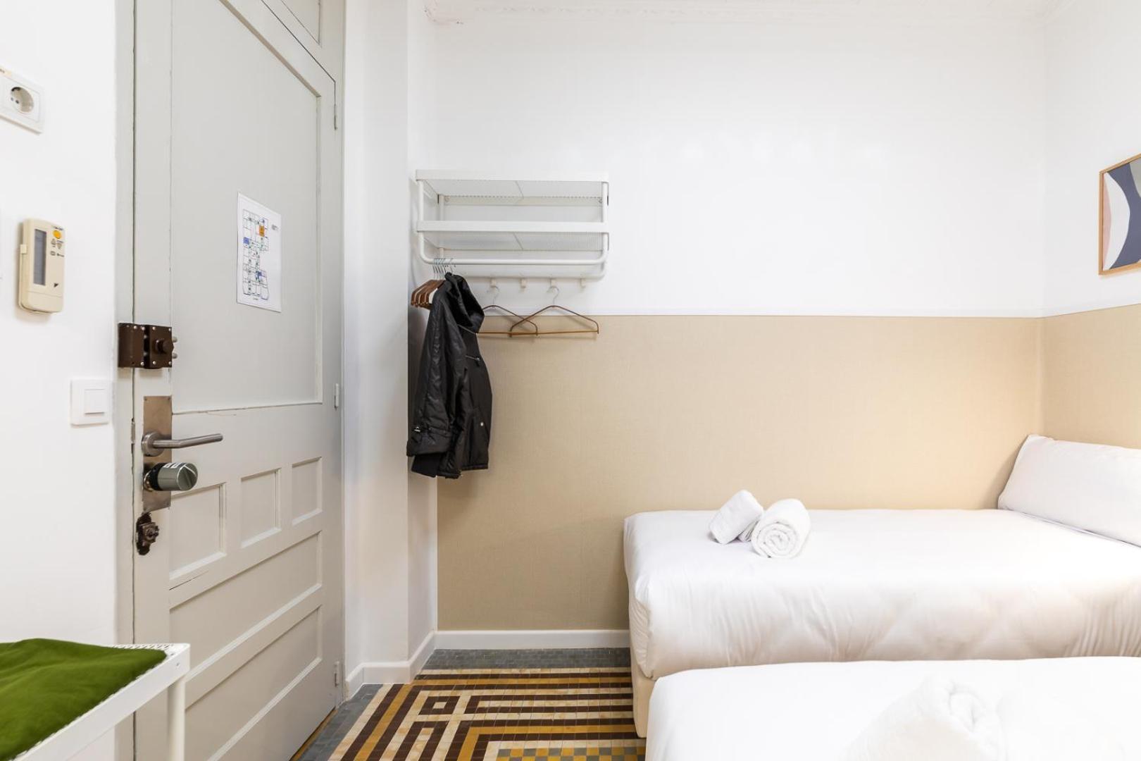 Pension Alicante By Moontels Valencia Exterior photo
