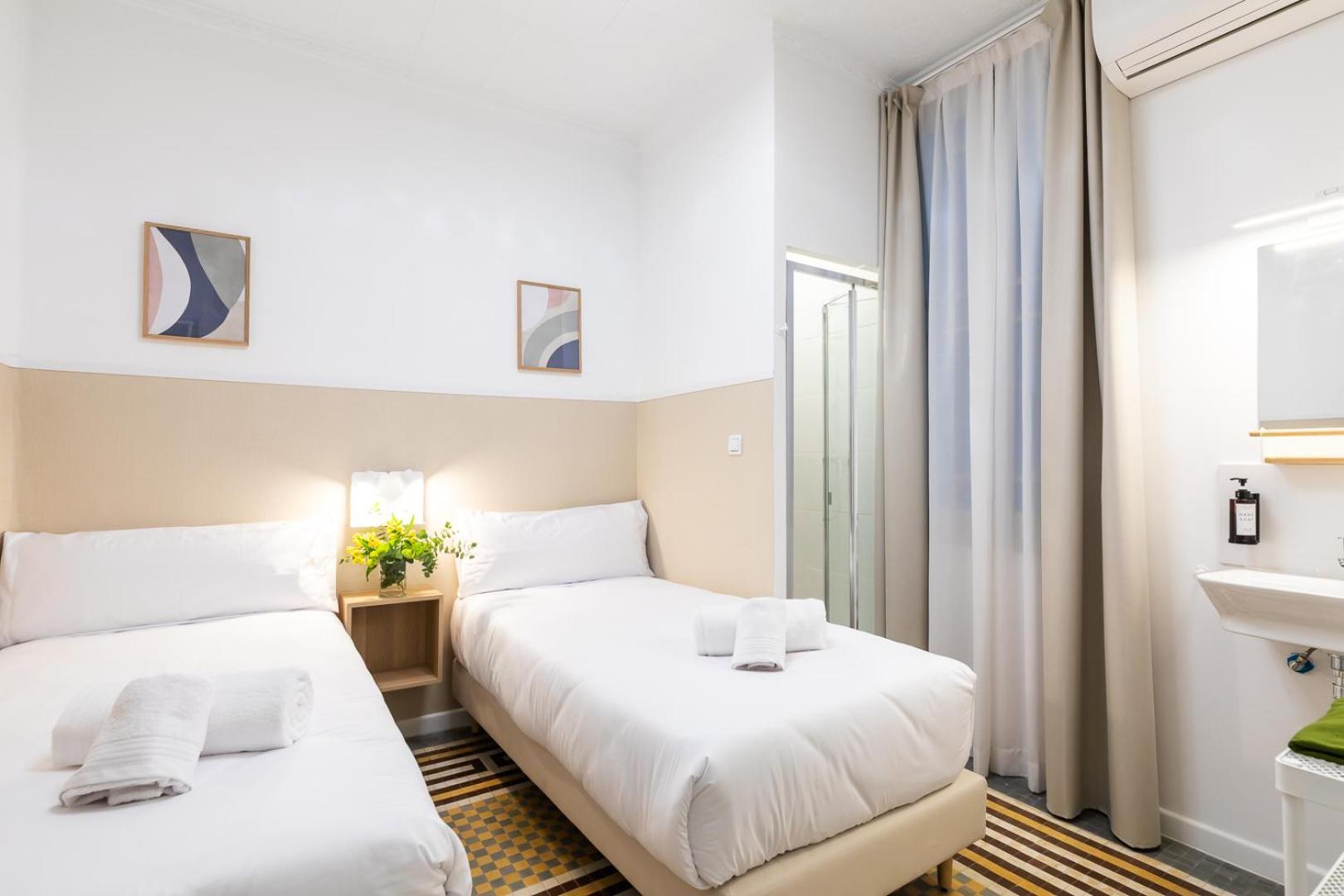 Pension Alicante By Moontels Valencia Exterior photo