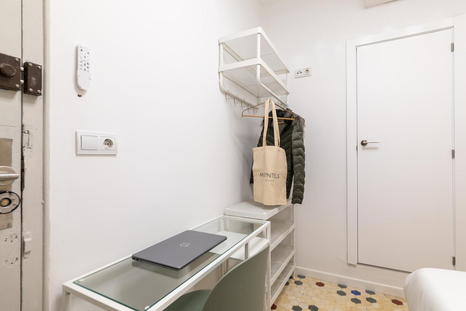 Pension Alicante By Moontels Valencia Exterior photo