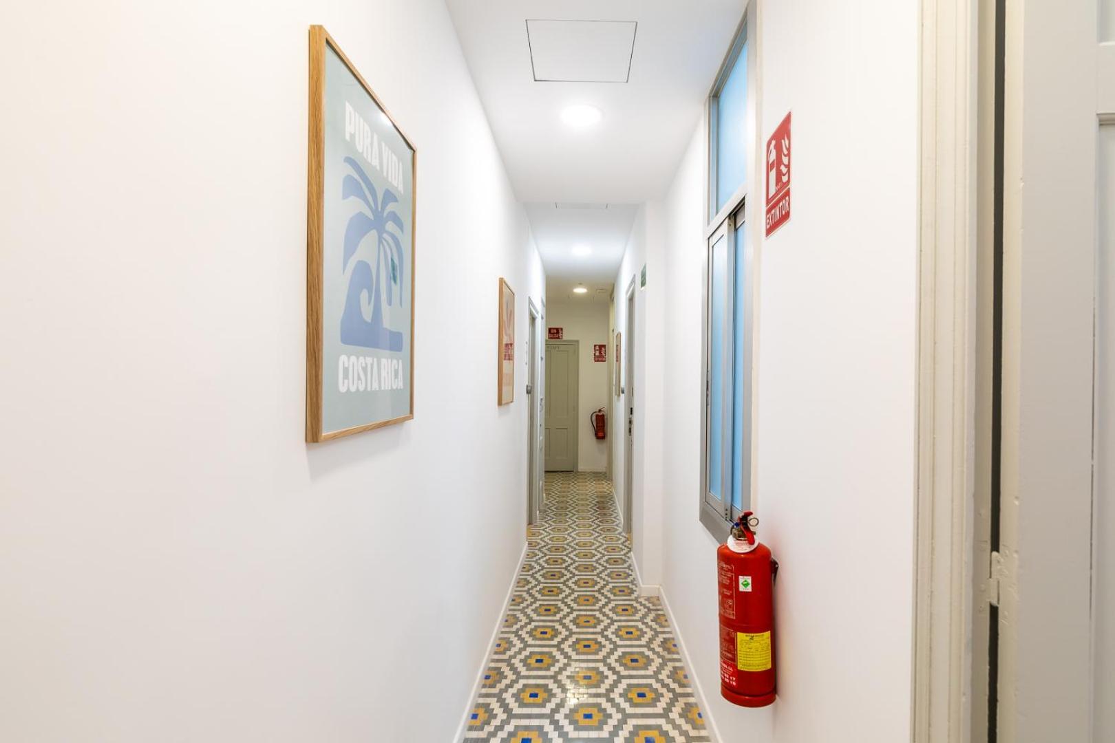 Pension Alicante By Moontels Valencia Exterior photo