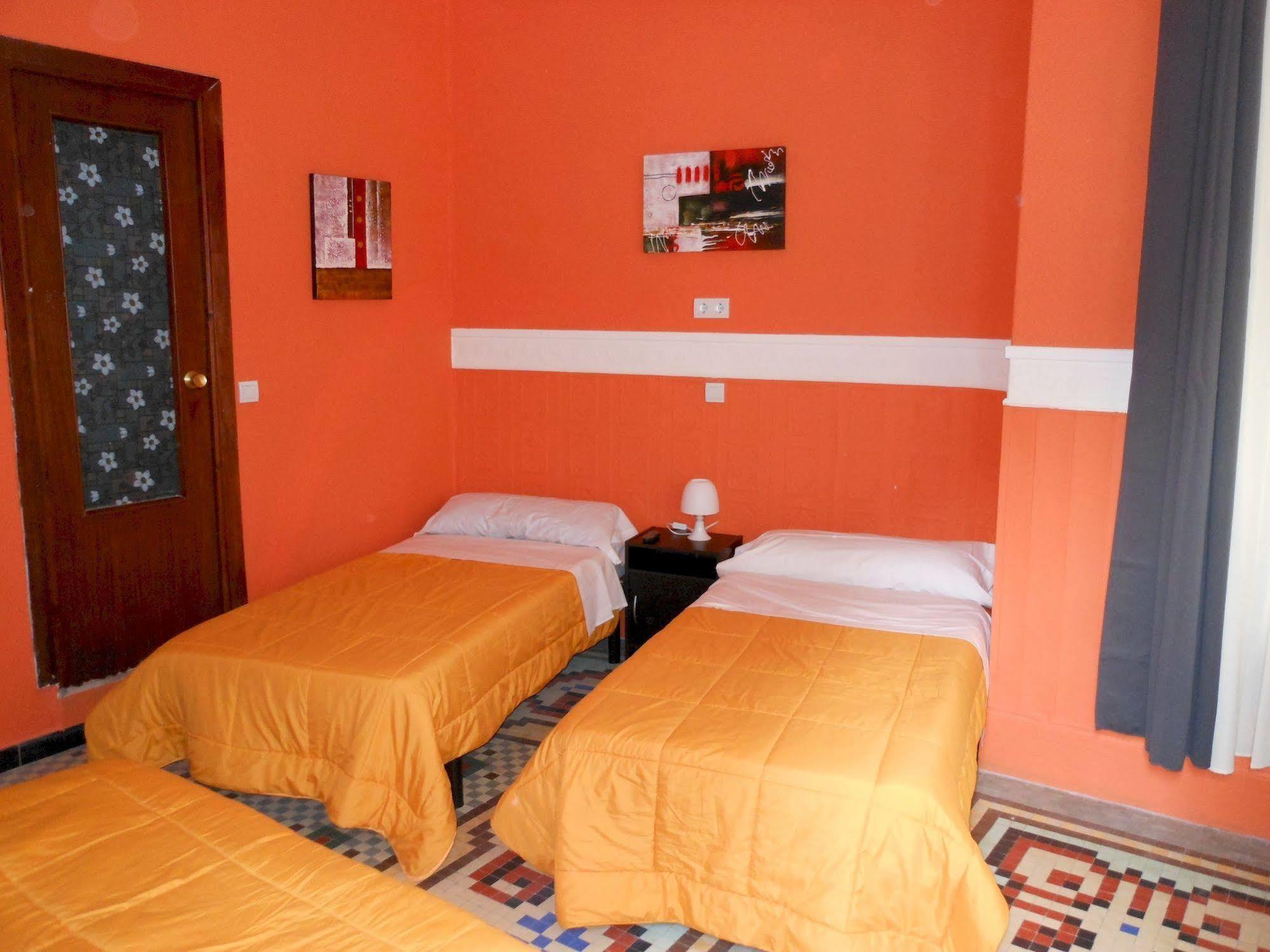 Pension Alicante By Moontels Valencia Exterior photo
